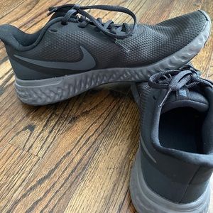 Women’s Nike Tennis Shoes